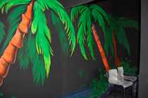 Fresque fluorescente : cocotiers