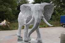 Sculpture pour artiste.  Elephant à facettes en fabrication.