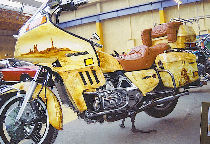Gold Wing Honda avec un décor custom comprenant: caynon du colorado, tête d'indien,...